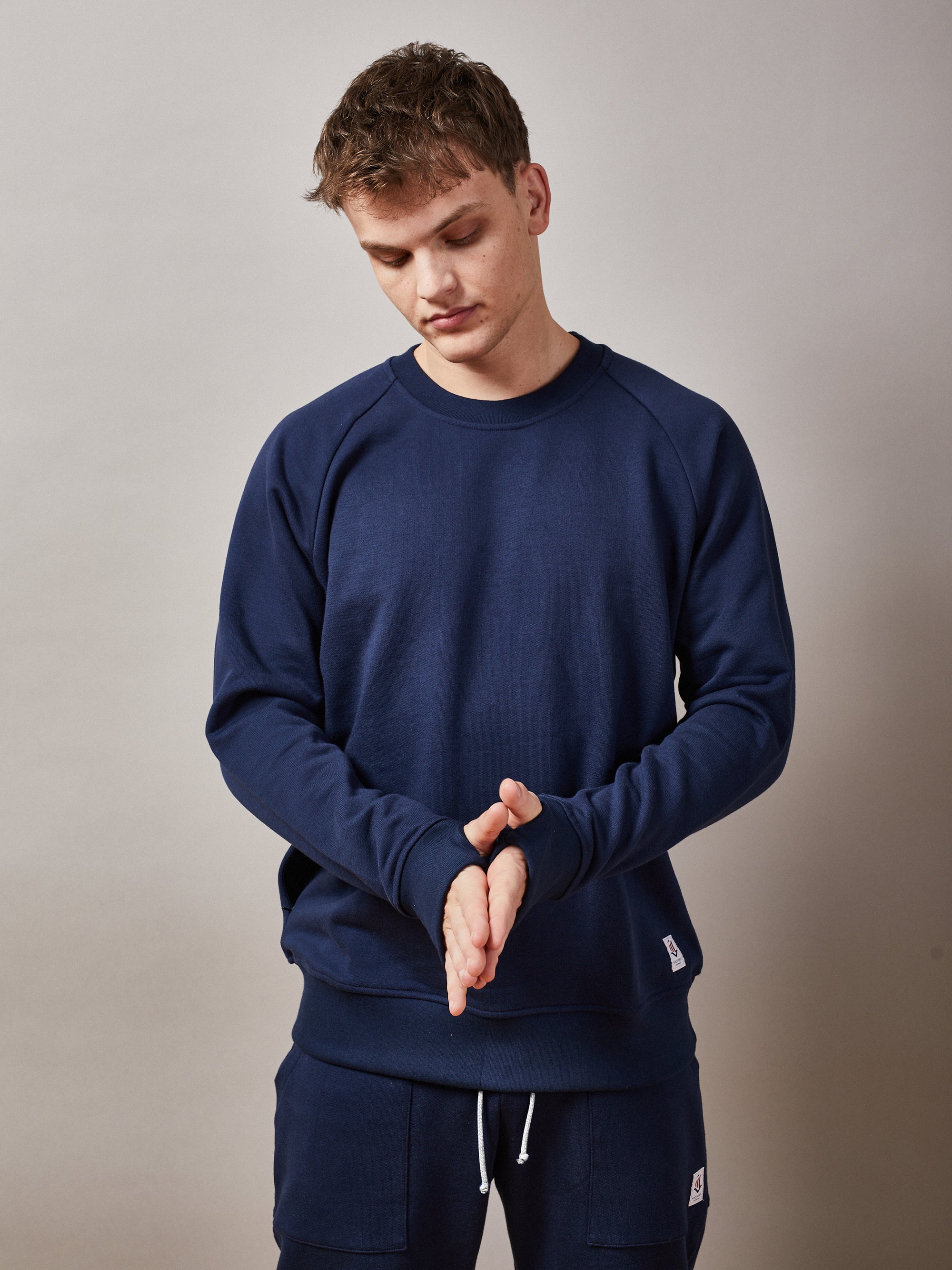 Victory Essentials VE Zayn Crew 400 Sweatshirts Navy