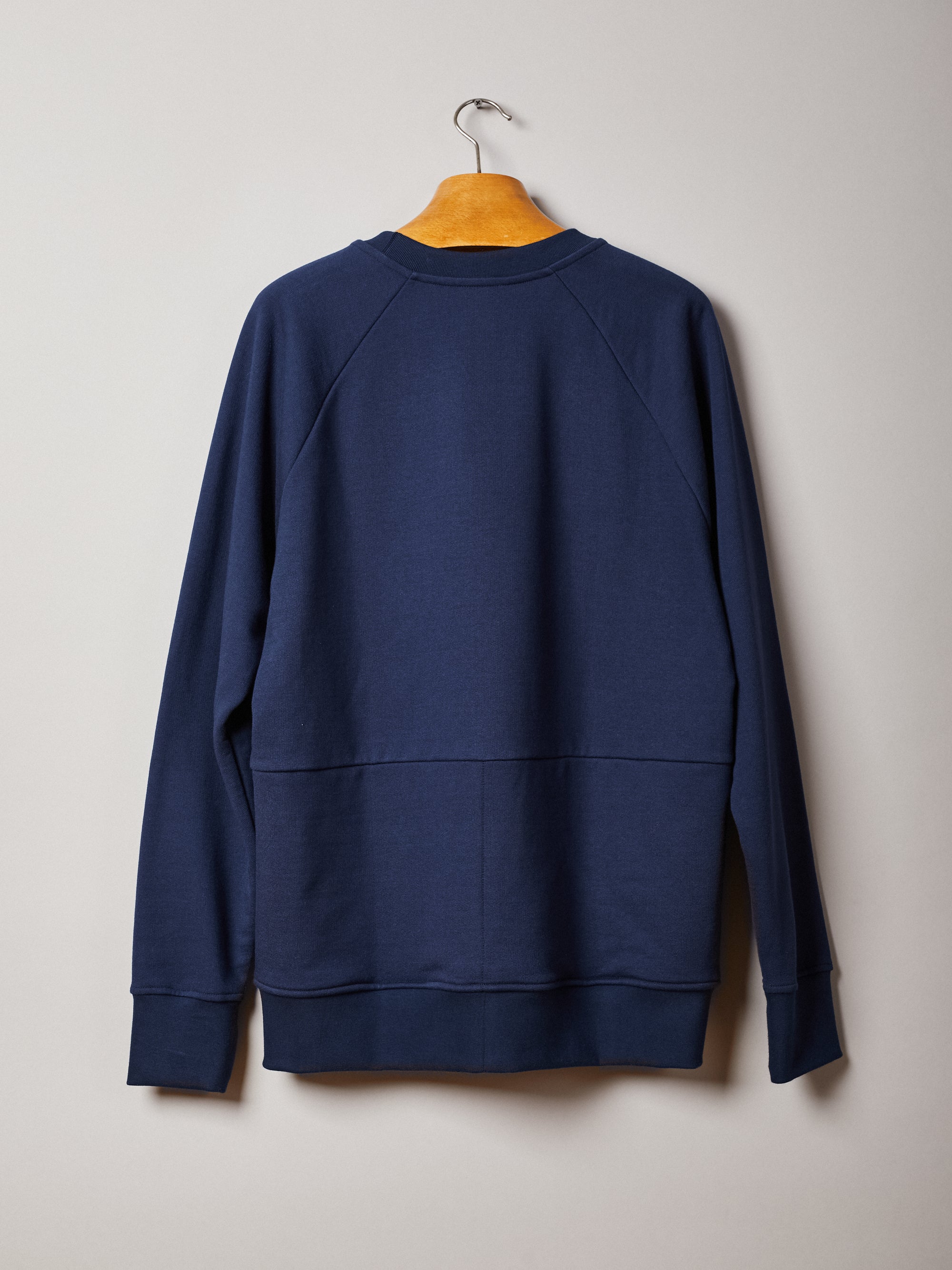 Victory Essentials VE Zayn Crew 400 Sweatshirts Navy