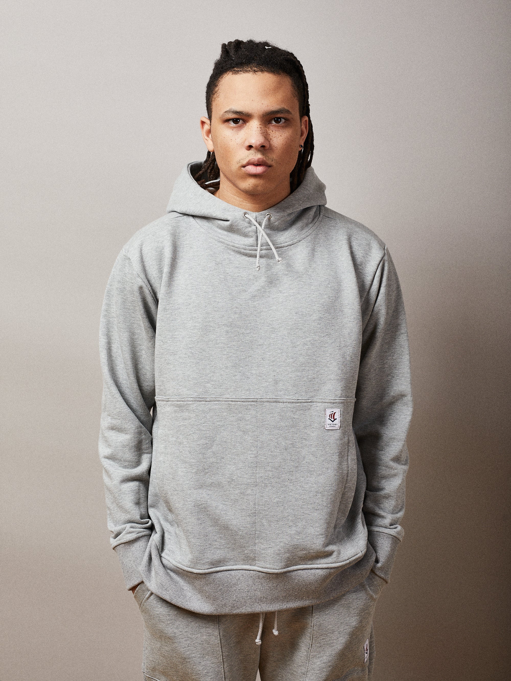 Victory Essentials VE Kingsley Hoodie 400 Sweatshirts Grey Melange