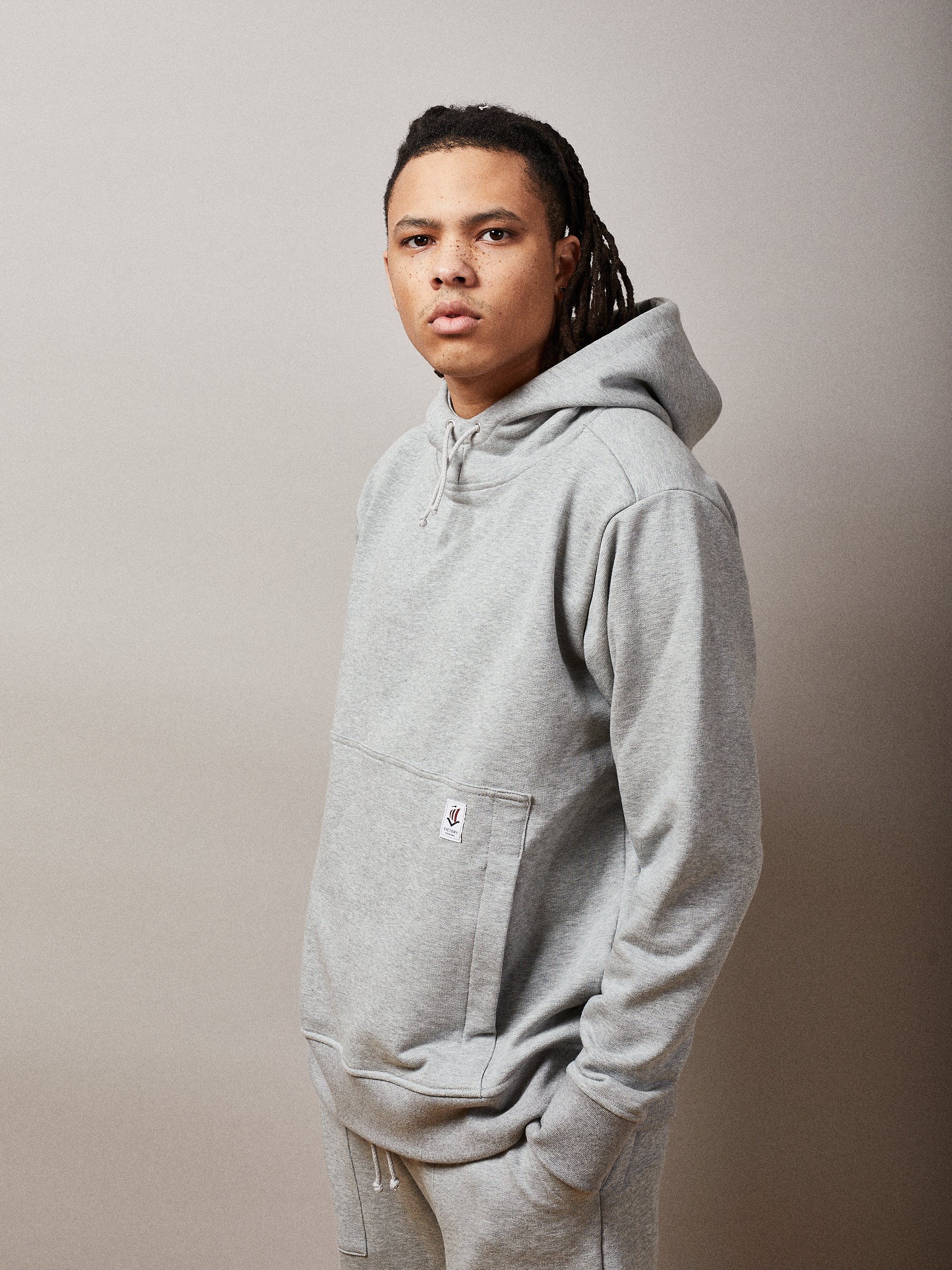 Victory Essentials VE Kingsley Hoodie 400 Sweatshirts Grey Melange