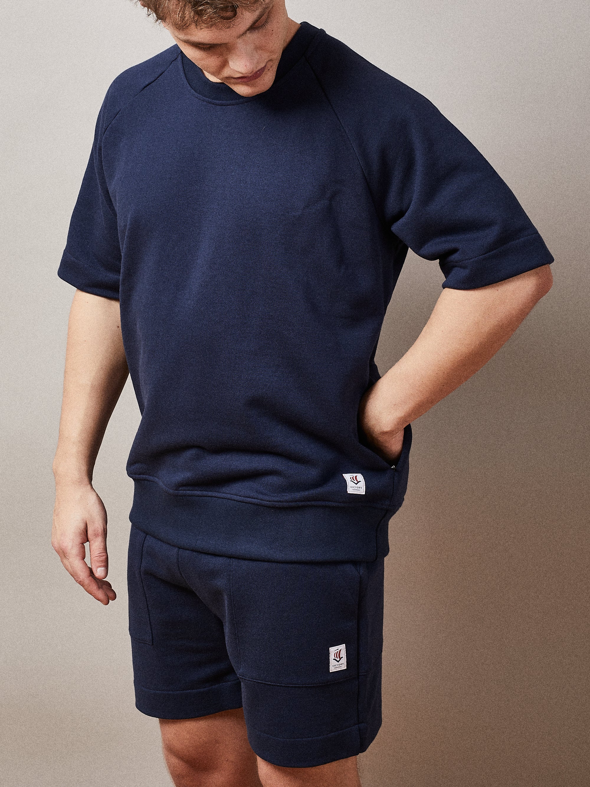 Victory Essentials VE Tripp SS Crew 400 Sweatshirts Navy